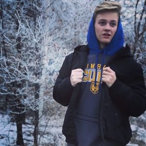 Meet your Posher, Collin